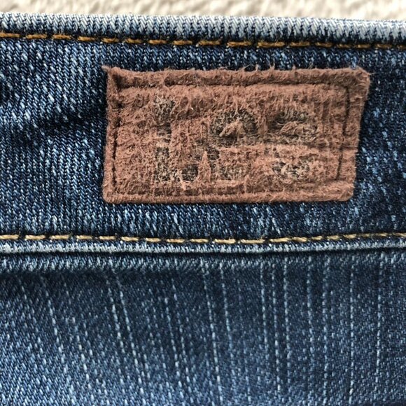 Lee Women's Jeans Size  33x30 Measured Relaxed Fit Straight Leg High Rise Blue - Picture 13 of 15